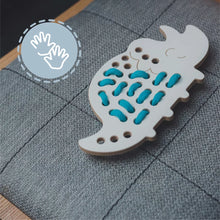 Charger l'image dans la galerie, Jouet à lacer - Trixie le Dinosaure