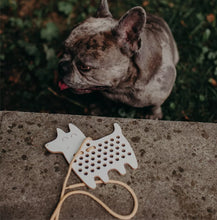 Charger l'image dans la galerie, Jouet à lacer - Oskar le Chien