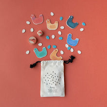 Charger l'image dans la galerie, Jeu de société Pocket - Cluck, Cluck! The Fox!