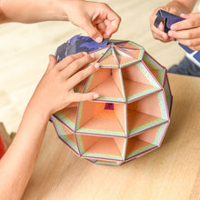 Charger l'image dans la galerie, Globe à construire Phosphorescent - La Terre la nuit (8/14 ans)