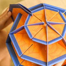 Charger l'image dans la galerie, Globe à construire avec Stickers - Notre Planète (8/14 ans)