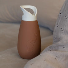 Charger l'image dans la galerie, Gourde en silicone Pax - Caramel