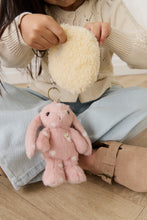 Charger l'image dans la galerie, Porte-Clés Peluche Lapin Penelope Little Love