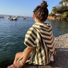 Charger l'image dans la galerie, Poncho de Bain Suzon - Kaki (4/6 ans)