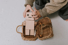 Charger l'image dans la galerie, Robot en bois