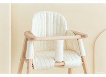 Charger l'image dans la galerie, Coussin pour chaise haute Growing Green - Honey Sweet Dots Naturel