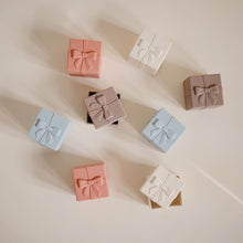 Charger l'image dans la galerie, Lot de 4 jouets en silicone - Cadeaux