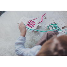 Charger l'image dans la galerie, Jouet à lacer - Mrs Teddy Bear