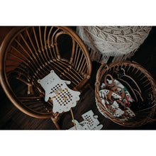 Charger l'image dans la galerie, Jouet à lacer - Mrs Teddy Bear