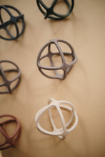 Charger l'image dans la galerie, Anneau de dentition Ball - Dried Thyme