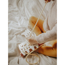 Charger l'image dans la galerie, Jouet à lacer - Lily le Lama