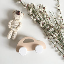 Charger l'image dans la galerie, Voiture en bois - Beetle