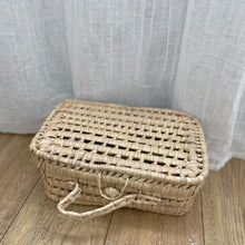 Charger l'image dans la galerie, Valisette en feuille de palmier