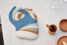 Charger l'image dans la galerie, Bavoir en silicone - Pale pink