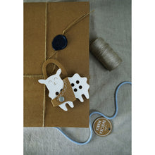 Charger l'image dans la galerie, Jouet à lacer - Mania le petit Mouton