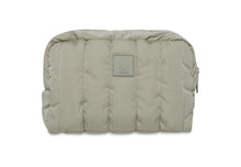 Charger l&#39;image dans la galerie, Trousse de toilette matelassée - Olive Green

