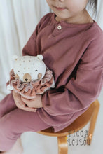 Charger l&#39;image dans la galerie, Peluche Ours avec collerette
