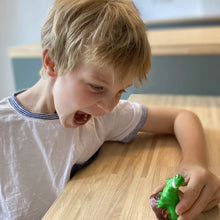 Charger l&#39;image dans la galerie, Atelier créatif Moulage - Tyrannosaure
