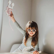 Charger l&#39;image dans la galerie, Jouet à lacer - Goggly l&#39;extra-terrestre
