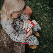 Charger l&#39;image dans la galerie, Jouet à lacer - Charlie le Chien
