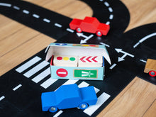 Charger l&#39;image dans la galerie, Panneaux de signalisation en bois
