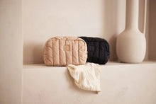 Charger l&#39;image dans la galerie, Trousse de toilette matelassée - Biscuit
