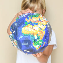 Charger l&#39;image dans la galerie, Globe à construire avec Stickers - Notre Planète (8/14 ans)
