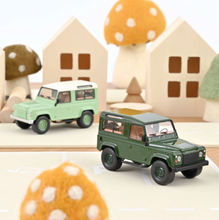 Charger l&#39;image dans la galerie, Land Rover Defender - Vert Foncé
