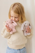 Charger l'image dans la galerie, Peluche Lapin Penelope Little Love - 15cm
