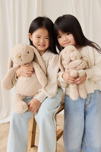 Charger l'image dans la galerie, Peluche Lapin Penelope Caramel - 45cm
