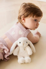 Charger l'image dans la galerie, Peluche Lapin Penelope Marshmallow - 15cm
