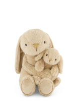 Charger l'image dans la galerie, Peluche Lapin Maman &amp; Bébé Frankie Caramel - 30cm
