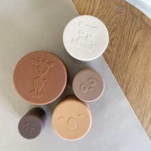 Charger l&#39;image dans la galerie, Tour à empiler en silicone Vanja - Naturel
