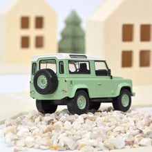 Charger l&#39;image dans la galerie, Land Rover Defender - Vert
