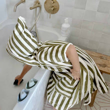 Charger l&#39;image dans la galerie, Poncho de Bain Suzon - Kaki (1/3 ans)
