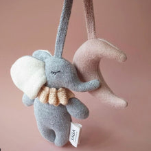 Charger l&#39;image dans la galerie, Jouet de poussette - Eléphant rose
