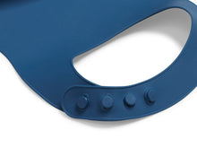 Charger l&#39;image dans la galerie, Bavoir en silicone - Jeans Blue
