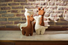 Charger l&#39;image dans la galerie, Peluche XL Lama - Caramel
