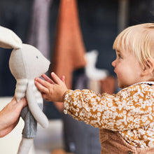 Charger l&#39;image dans la galerie, Peluche Bunny - Joey

