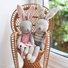 Charger l&#39;image dans la galerie, Peluche Bunny - Joey
